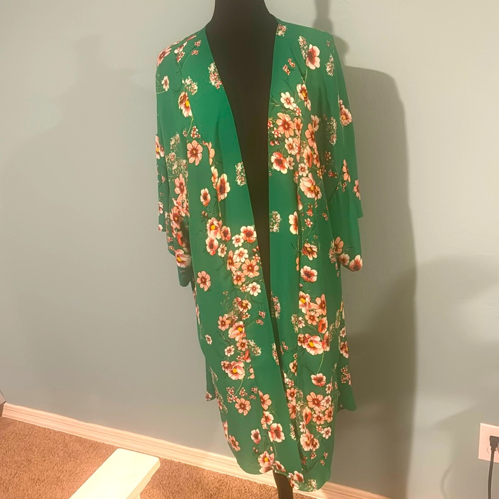 Bobeau chic green shrug